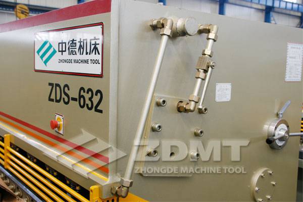 卡套式讨论体.jpg 卡套式讨论体.jpg