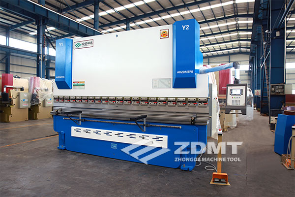 中德机床联袂意大利ESA胜利研制新型电液同步数控折弯机1 中德机床联袂意大利ESA胜利研制新型电液同步数控折弯机1