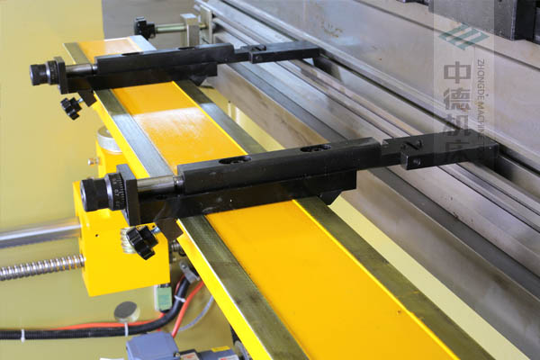 ZDP-4022淬火高强度挡指,并有倒三角锁卡装配不掉落.jpg ZDP-4022淬火高强度挡指,并有倒三角锁卡装配不掉落.jpg